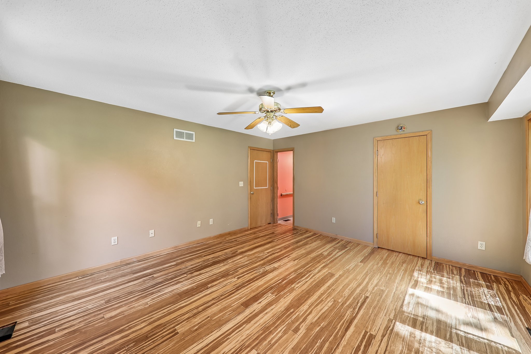 11706 Walshville Trail-S2908-031.jpg