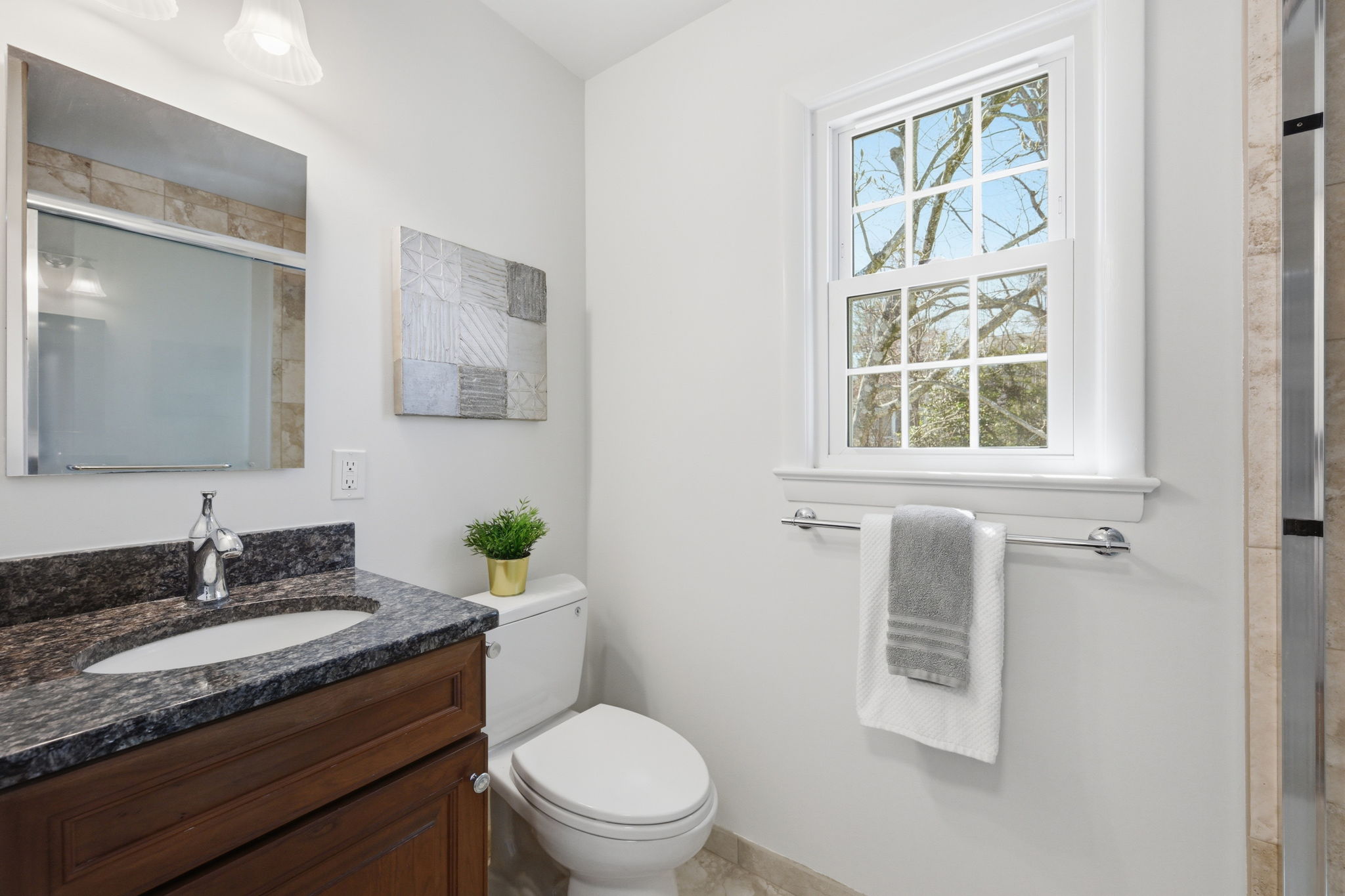 Ensuite Primary Bathroom