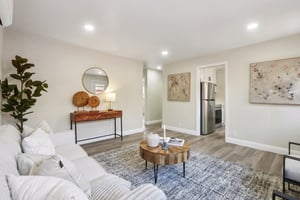 Locust St-L2407-010.jpg