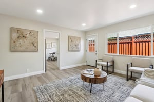 Locust St-L2407-011.jpg