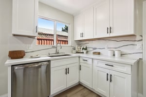 Locust St-L2407-023.jpg