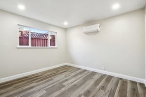 Locust St-L2407-036.jpg