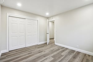 Locust St-L2407-037.jpg