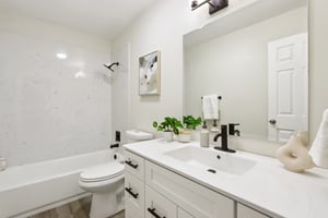 Locust St-L2407-038.jpg