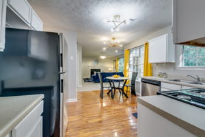 1171 W Shore Dr, Riverdale, GA 30296, USA Photo 12