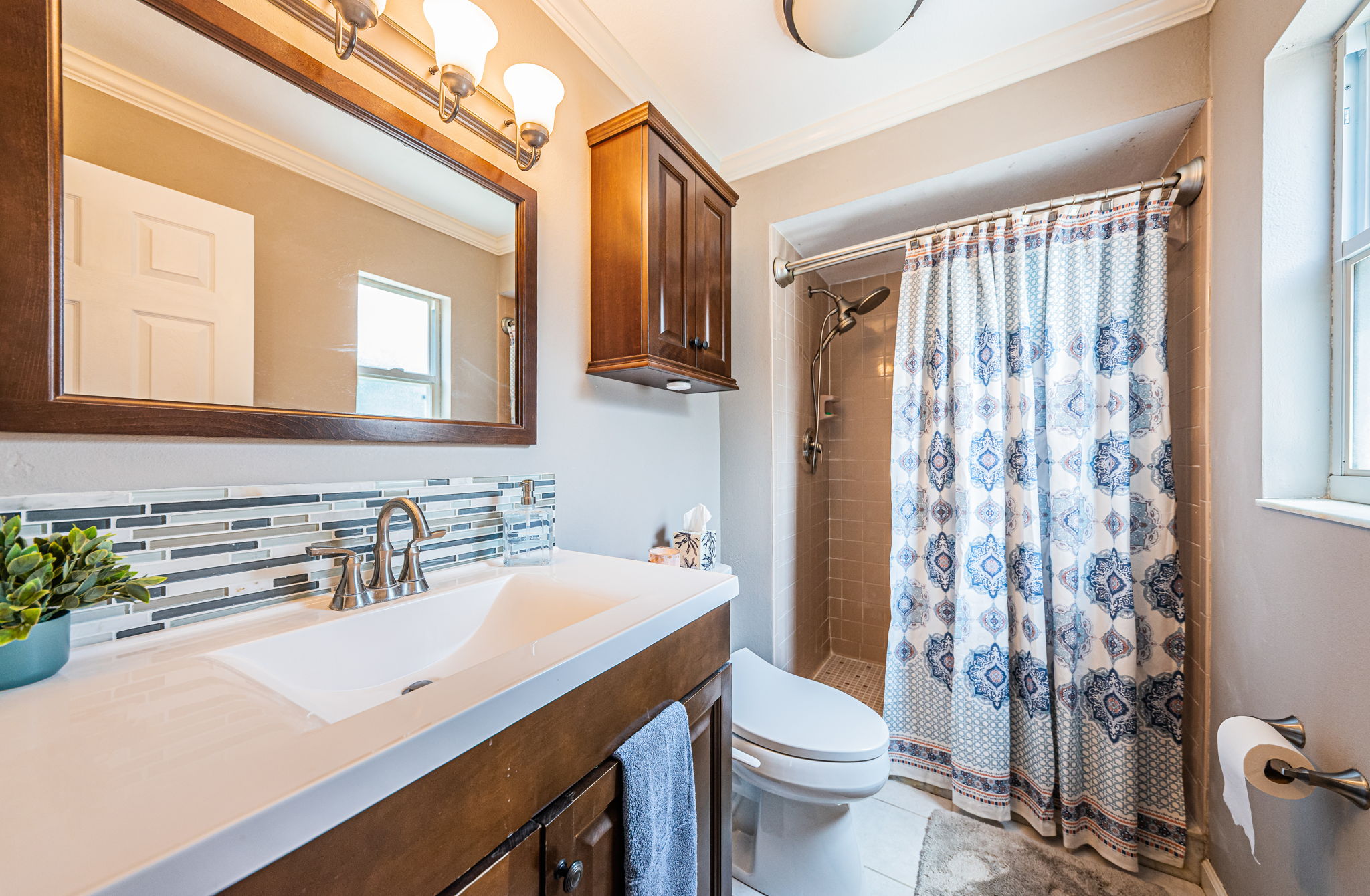 Primary Bathroom 1a-2