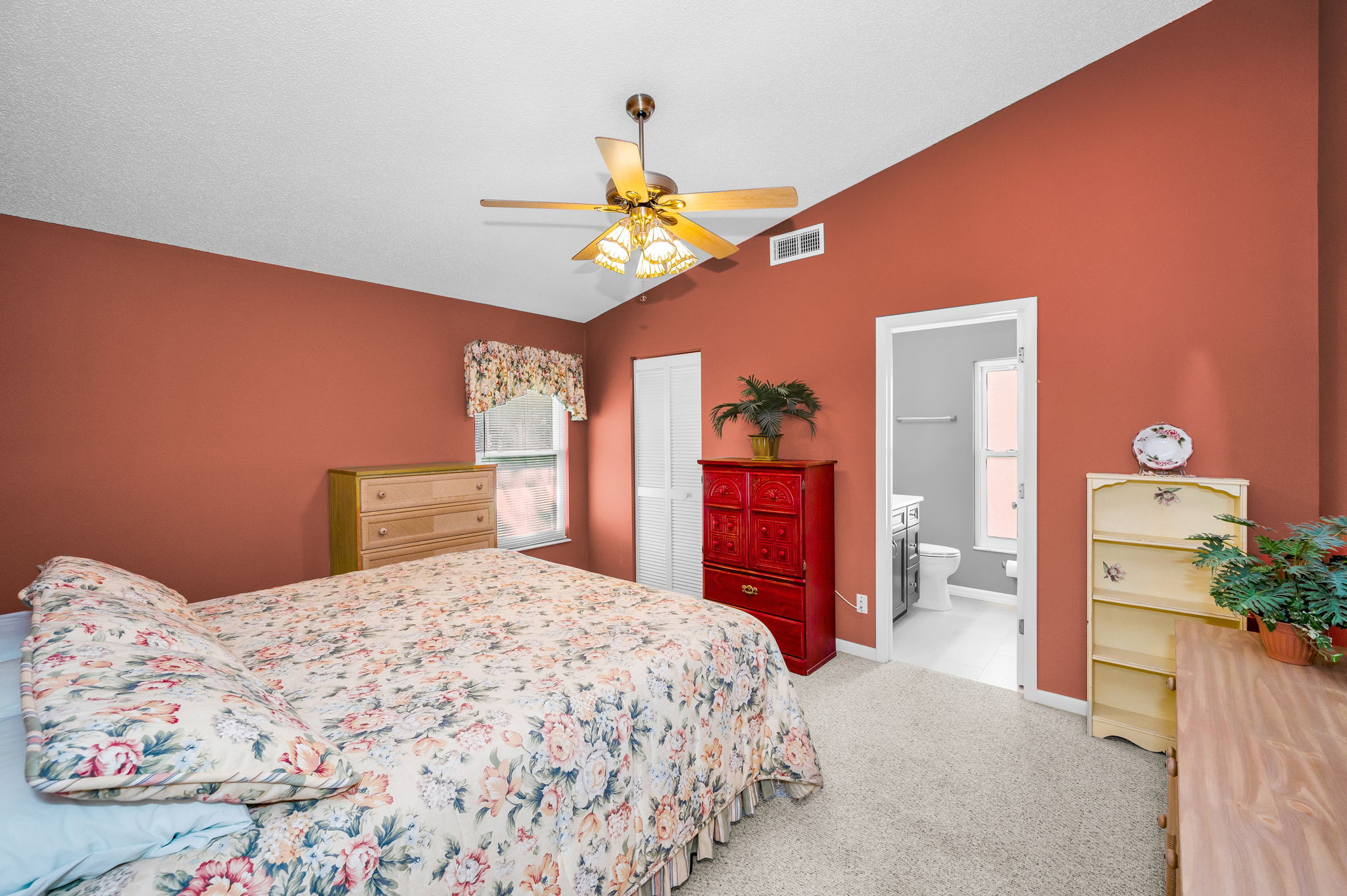 Primary Bedroom1a