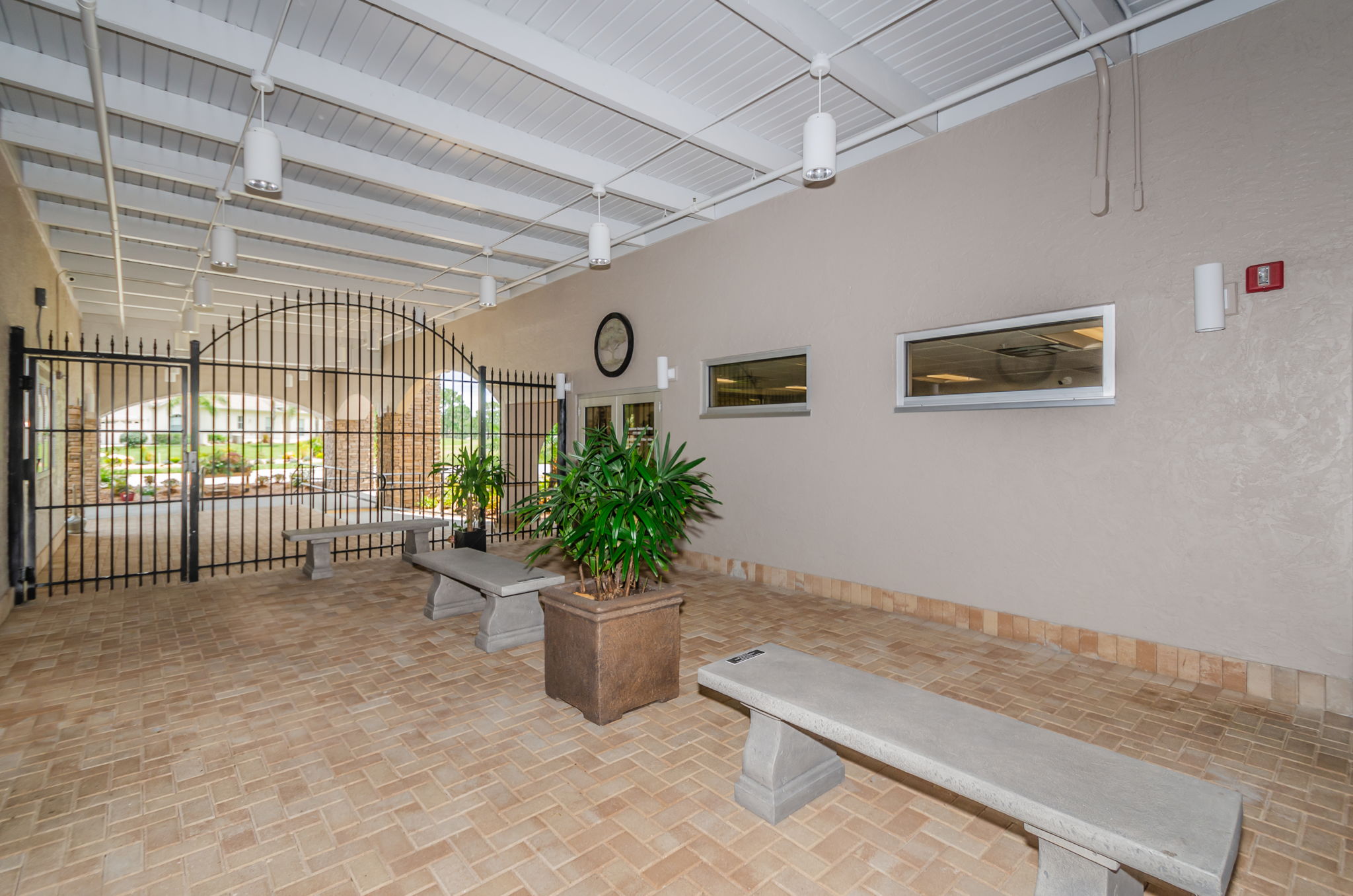 7-Clubhouse Breezeway