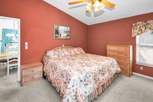 Primary Bedroom1c