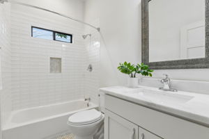 11718Jamestown_024