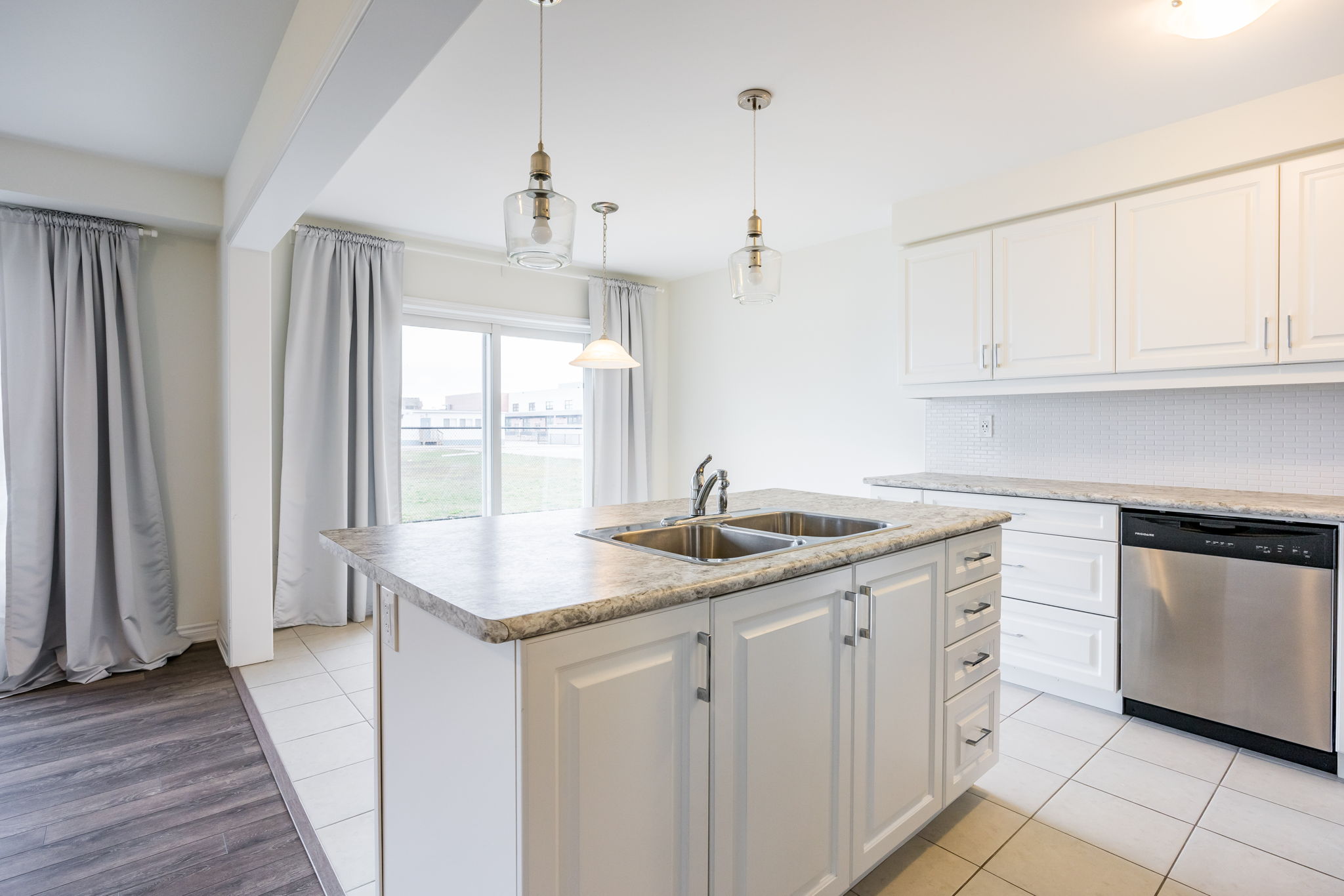 1172 Duignan Cres Milton, ON L9T 7K6