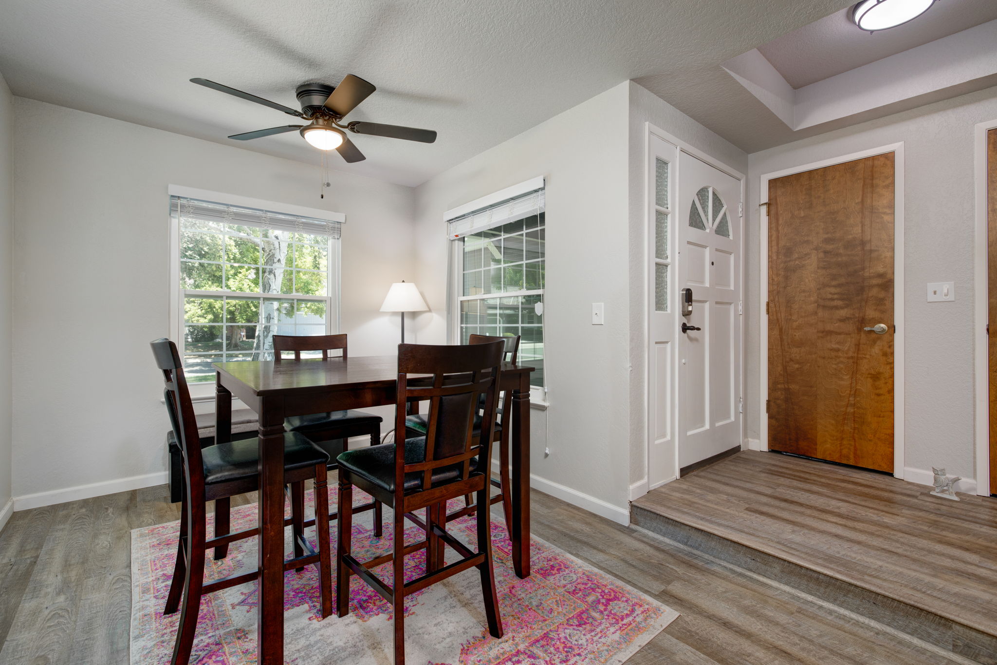 1172 Spruce Tree Cir, Sacramento, CA 95831, USA Photo 9