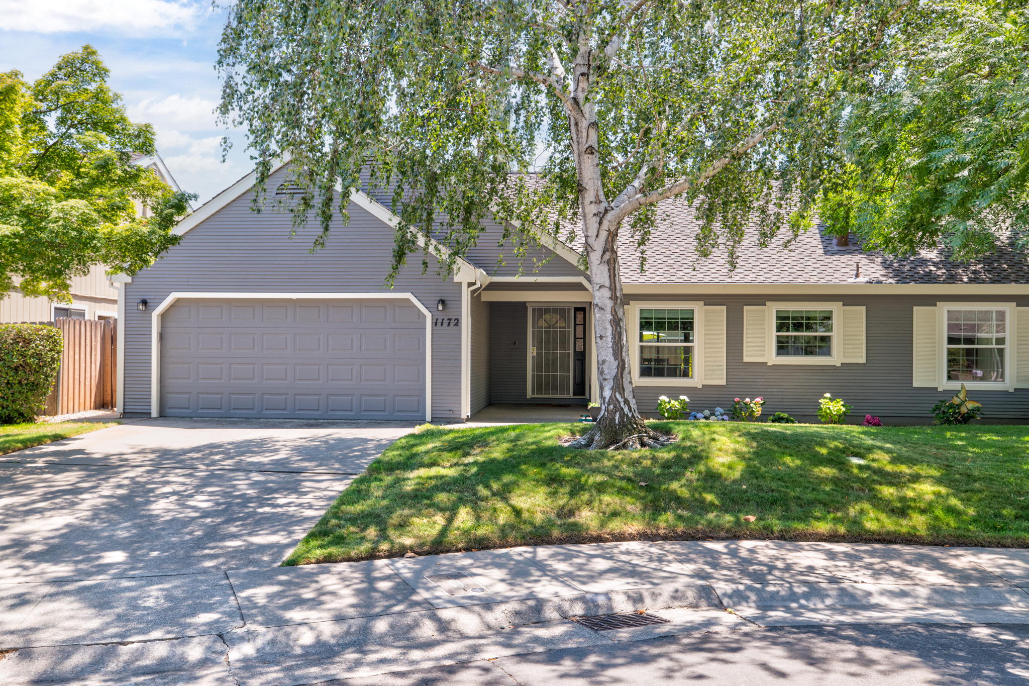 1172 Spruce Tree Cir, Sacramento, CA 95831, USA Photo 3