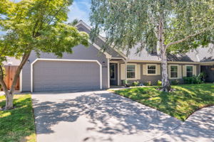 1172 Spruce Tree Cir, Sacramento, CA 95831, USA Photo 1