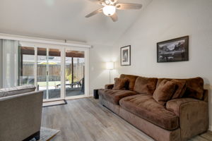1172 Spruce Tree Cir, Sacramento, CA 95831, USA Photo 6