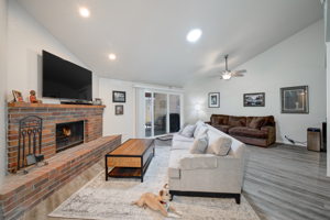 1172 Spruce Tree Cir, Sacramento, CA 95831, USA Photo 7