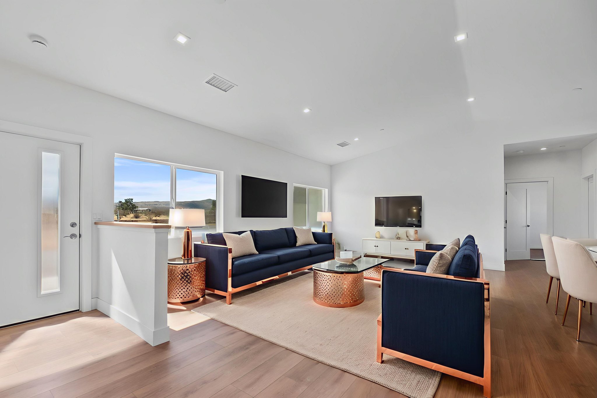 DSC04644-Edit virtually staged.jpeg