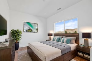 DSC04762 virtually staged.jpeg