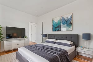 DSC04767 virtually staged.jpeg