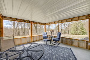 Screened-in Porch