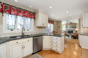 1174 Valley Stream Ct, Rochester Hills, MI 48309, US Photo 18