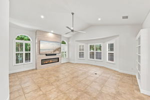Family Room with accent wall, E-Fireplace
