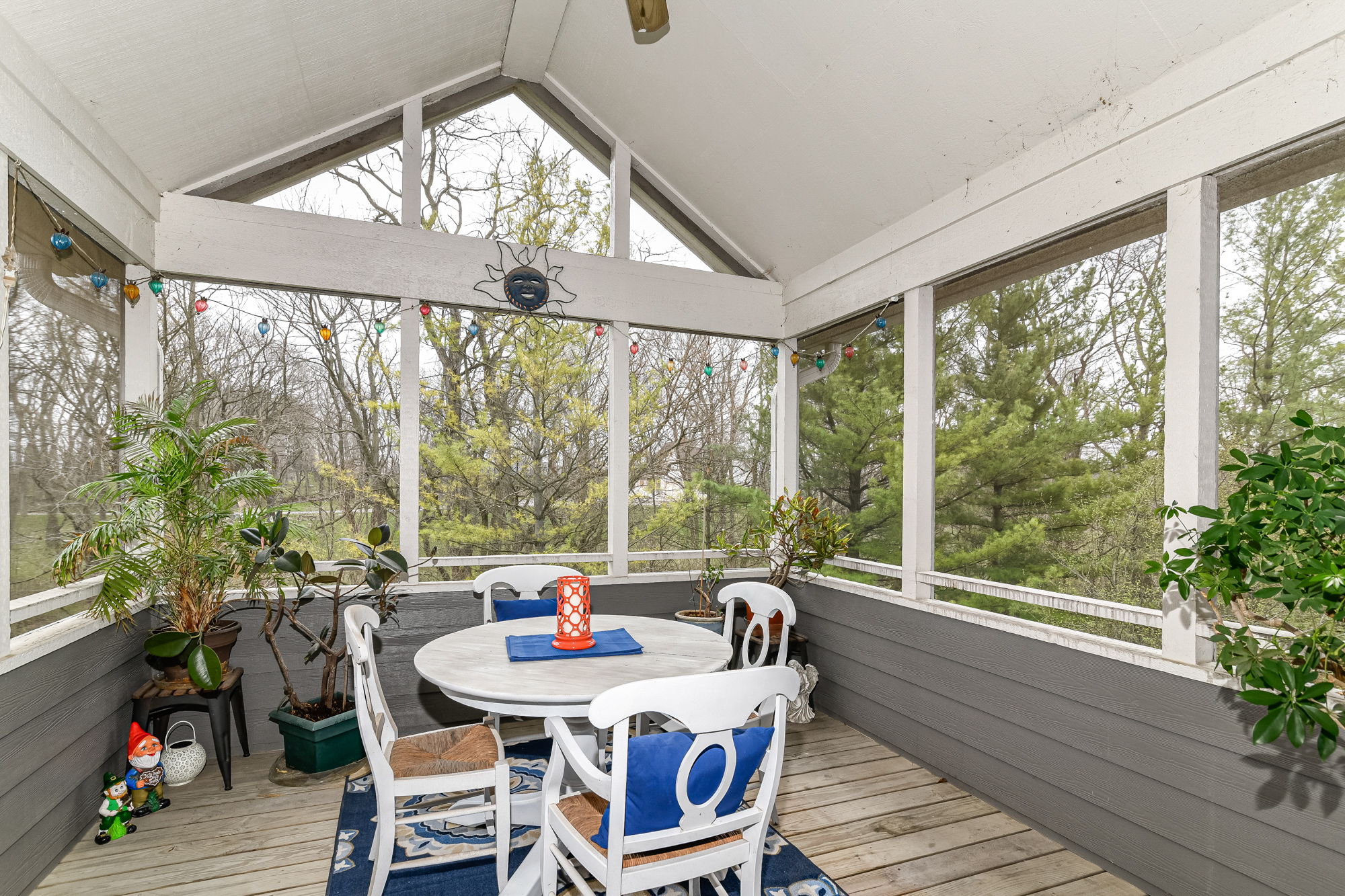 Screened in porch
