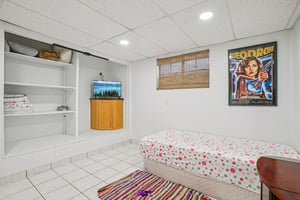 S 700-S2412-023.jpg
