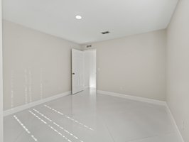  Photo 35