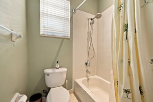  Photo 32