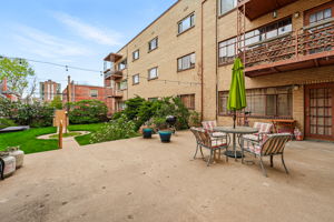 Community courtyard provides great outdoor space to gather with friends and neighbors!