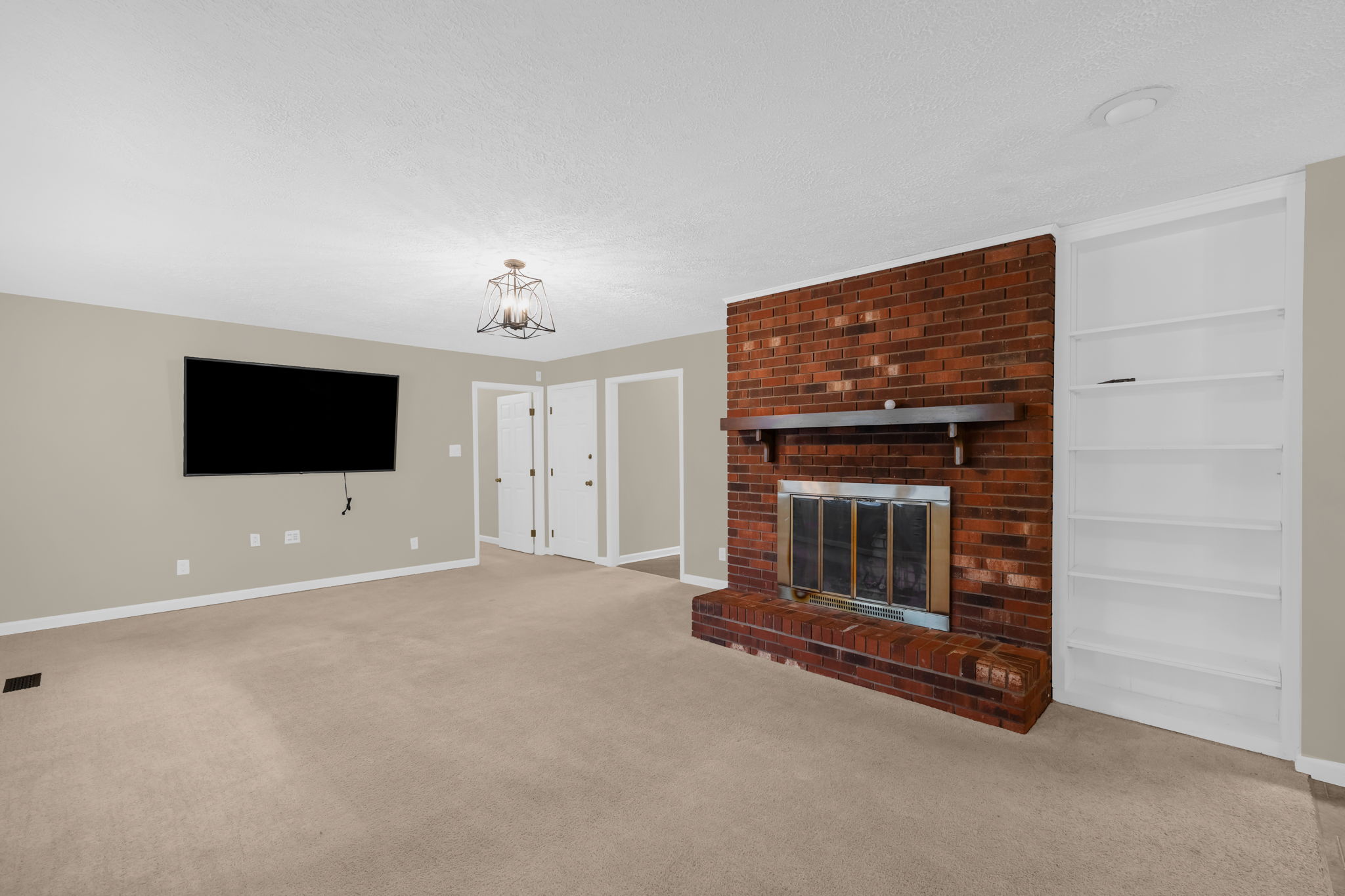 1175 Whispering Pines Dr-9