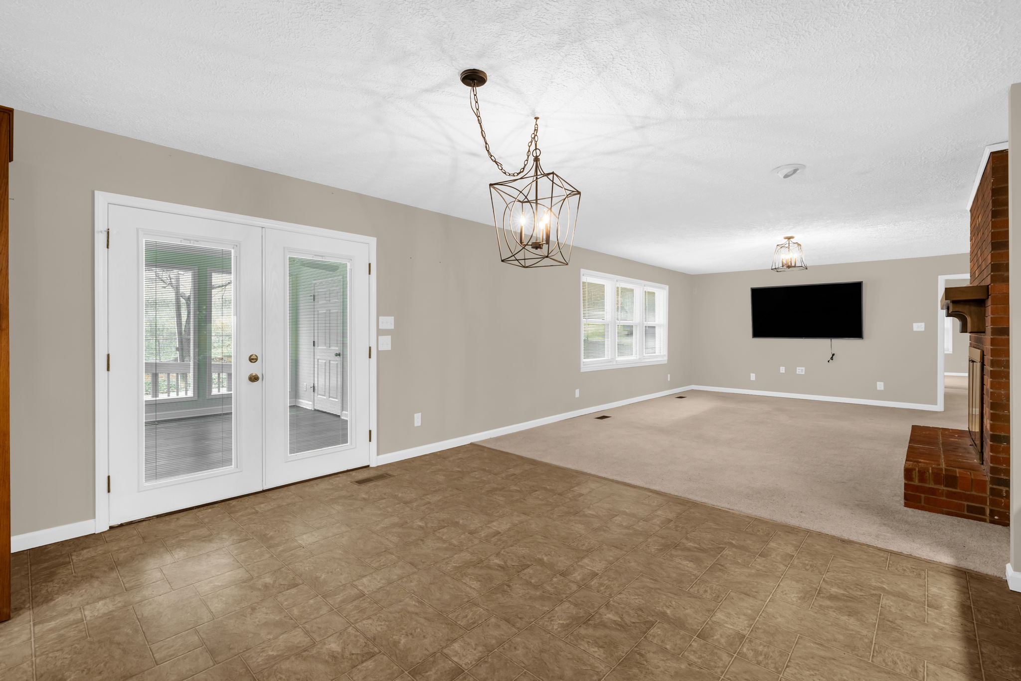 1175 Whispering Pines Dr-10