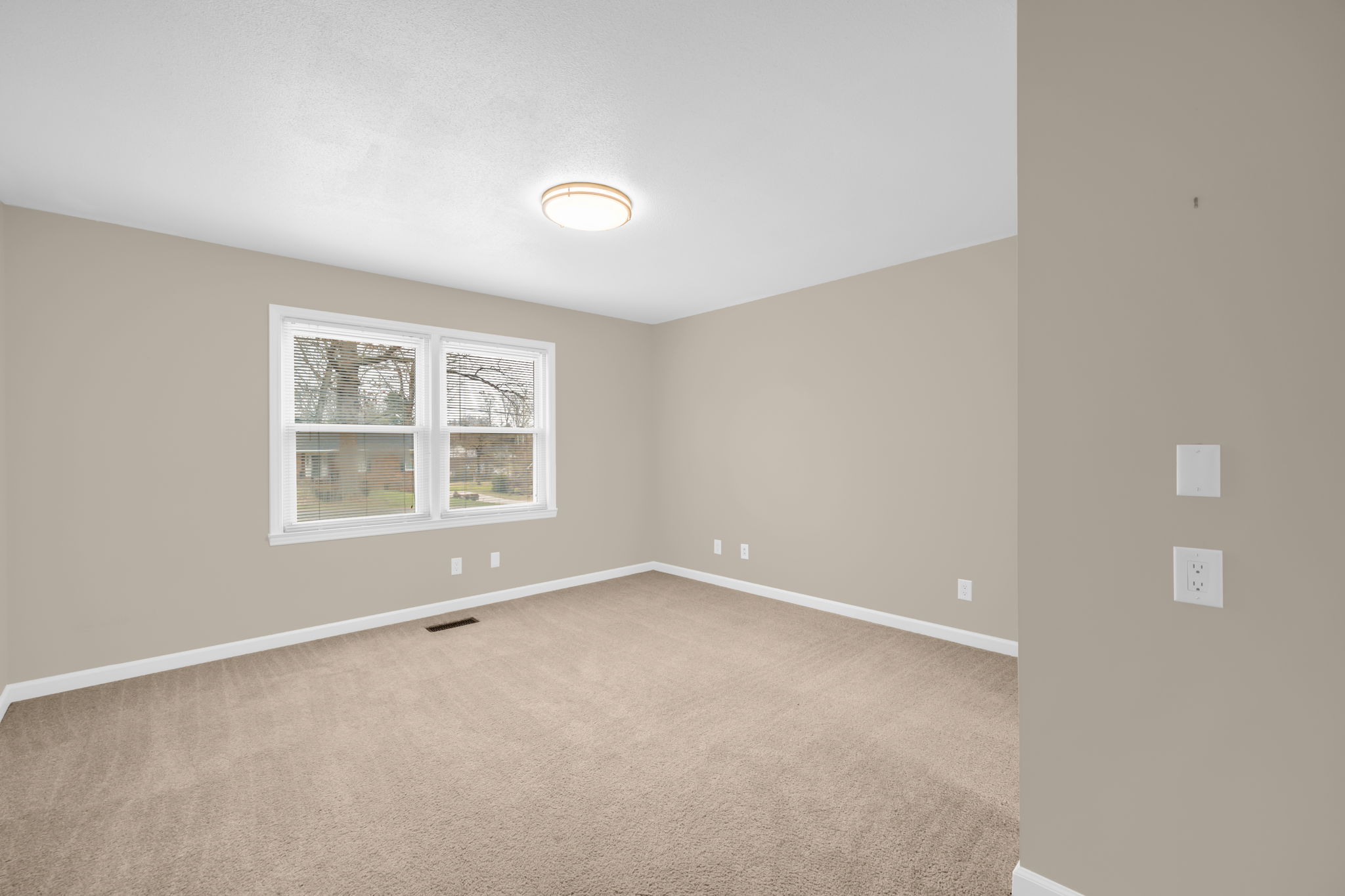 1175 Whispering Pines Dr-26