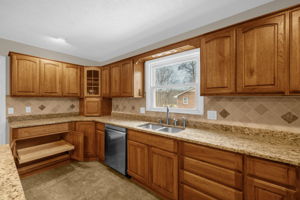 1175 Whispering Pines Dr-16