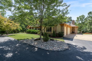 11751 Hickory Dr, Bentonville, AR 72712, USA Photo 2