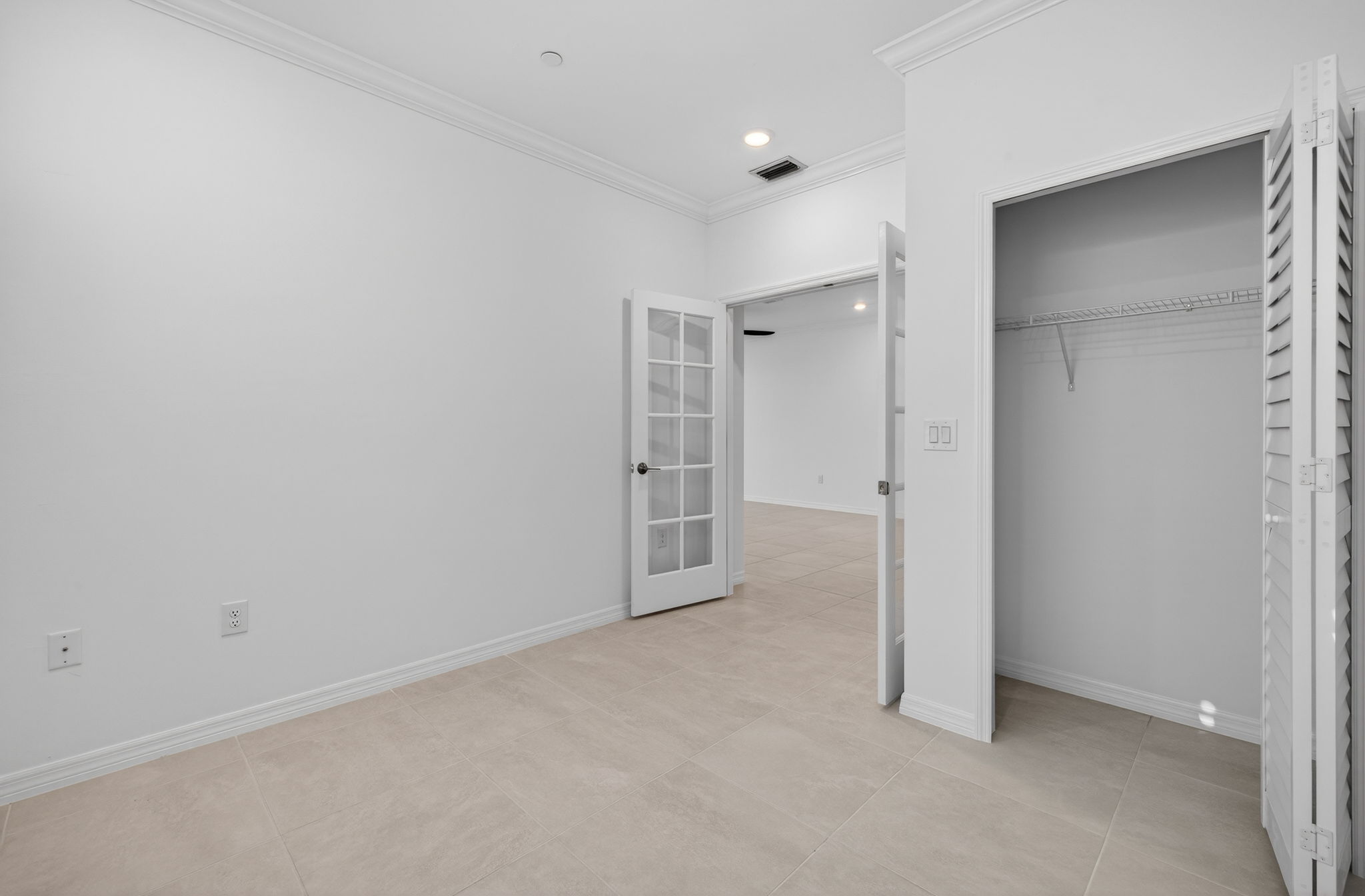 Guest Bedroom 2 of 2 - r