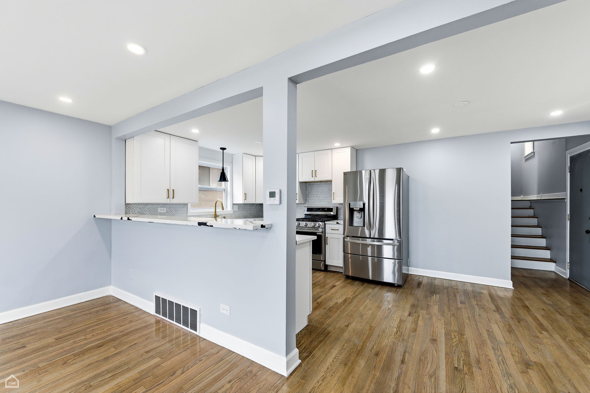 11755 S Throop St - Danny Santana_CHP2026_007