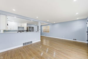 11755 S Throop St - Danny Santana_CHP2026_005