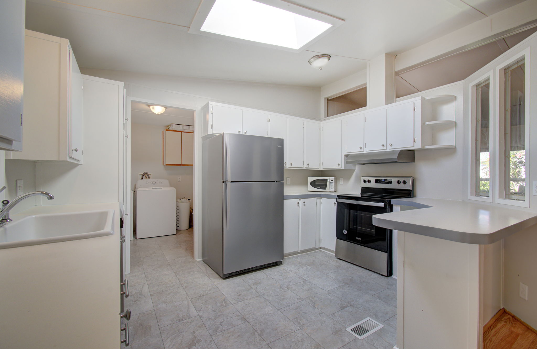 02 kitchen