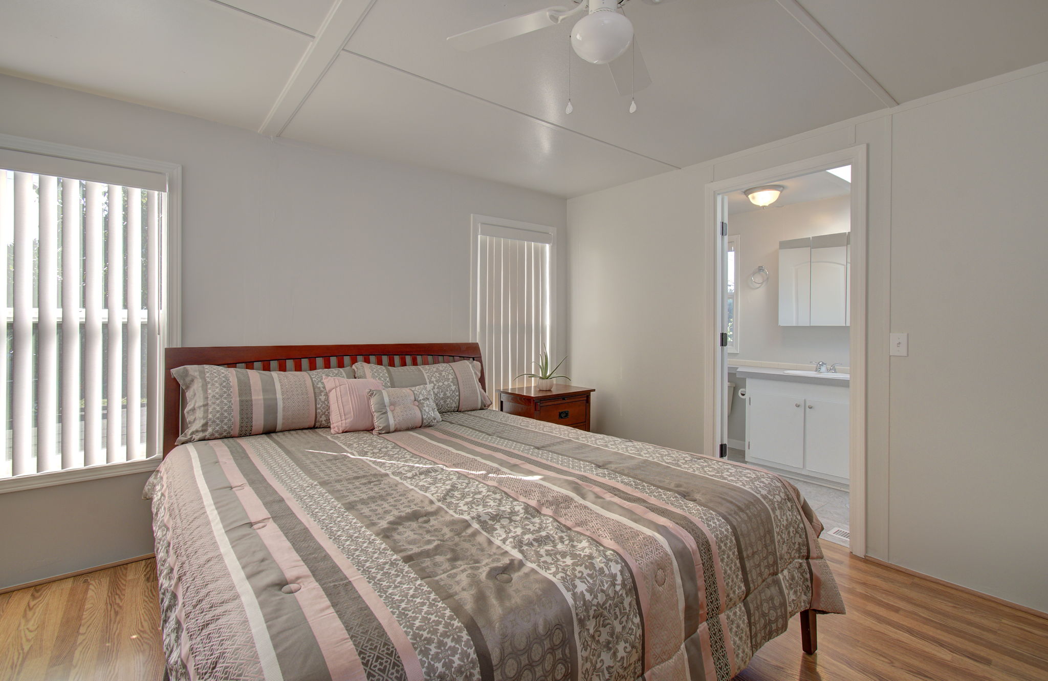 02 primary bedroom2