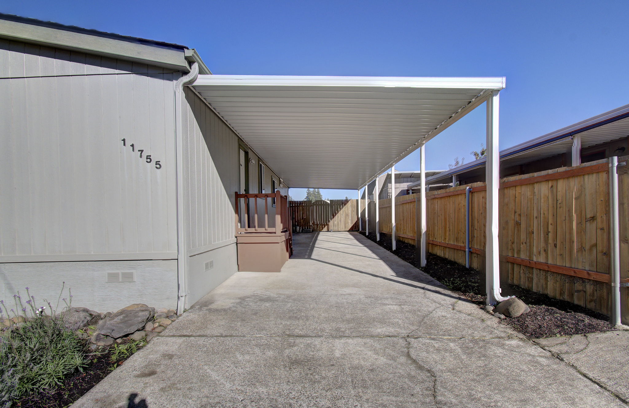01 carport