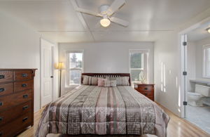 03 primary bedroom2