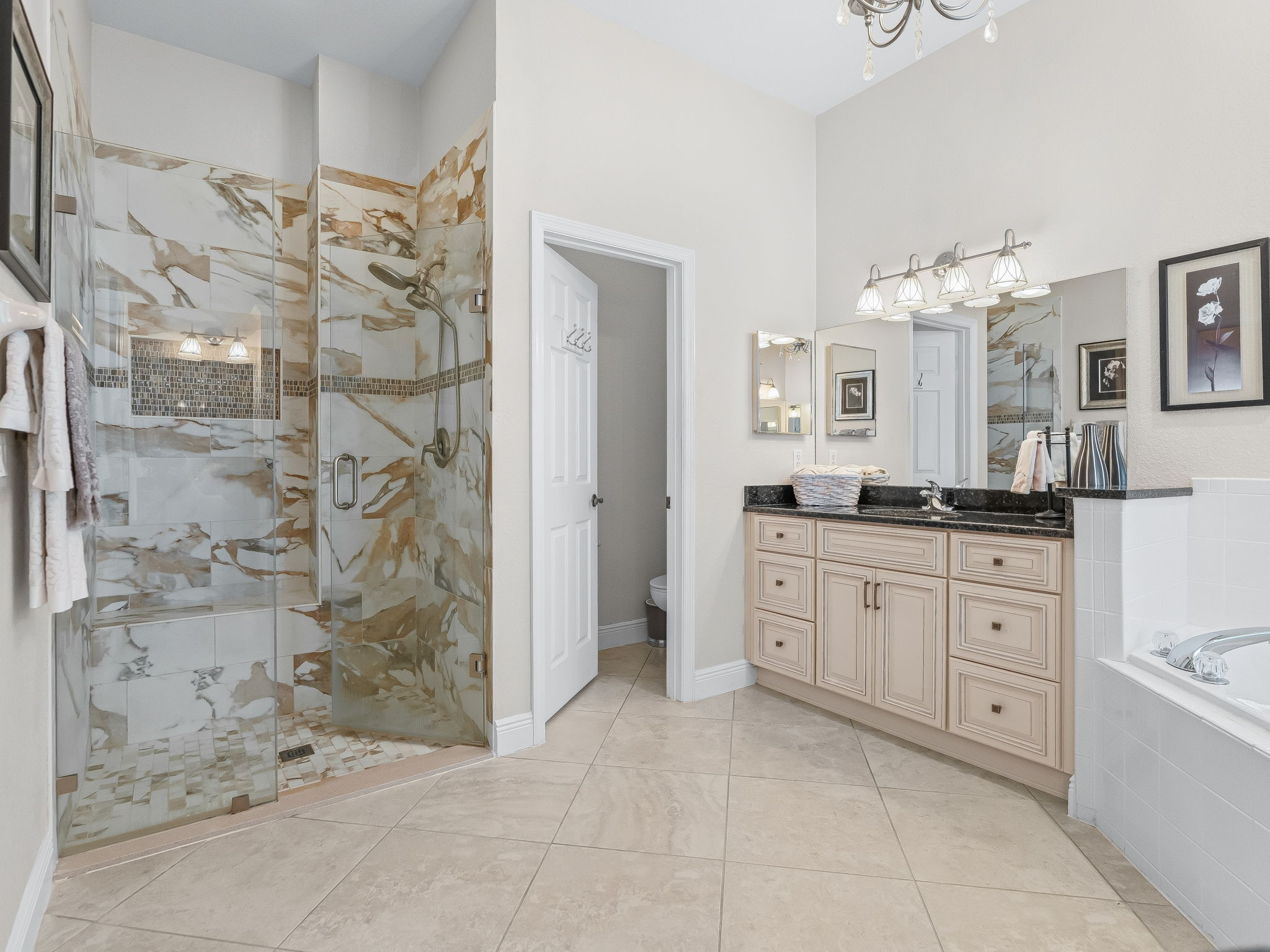  Photo 39