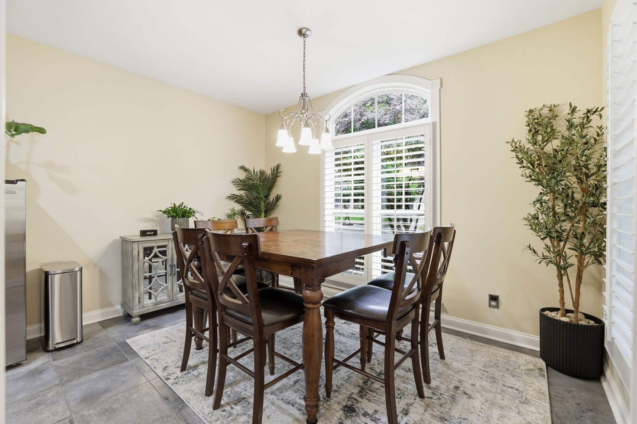 Kitchen Eating Area