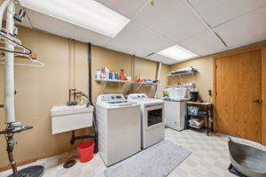 27_Interior