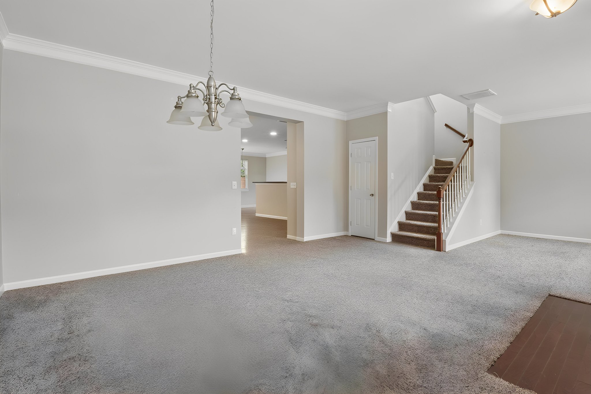 Dining Room furniture removed.jpeg