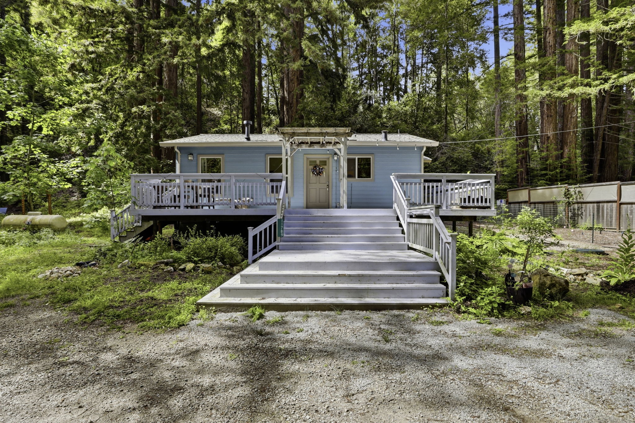 006_F8_11785 E Zayante Rd