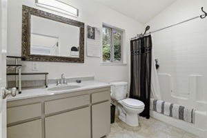 041_F8_11785 E Zayante Rd