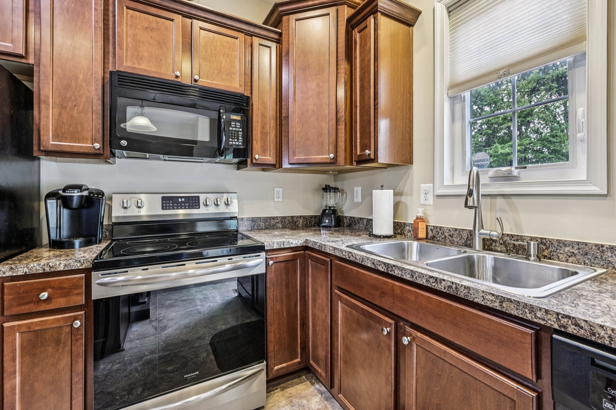 Sunningdale Pl-S1609-015.jpg